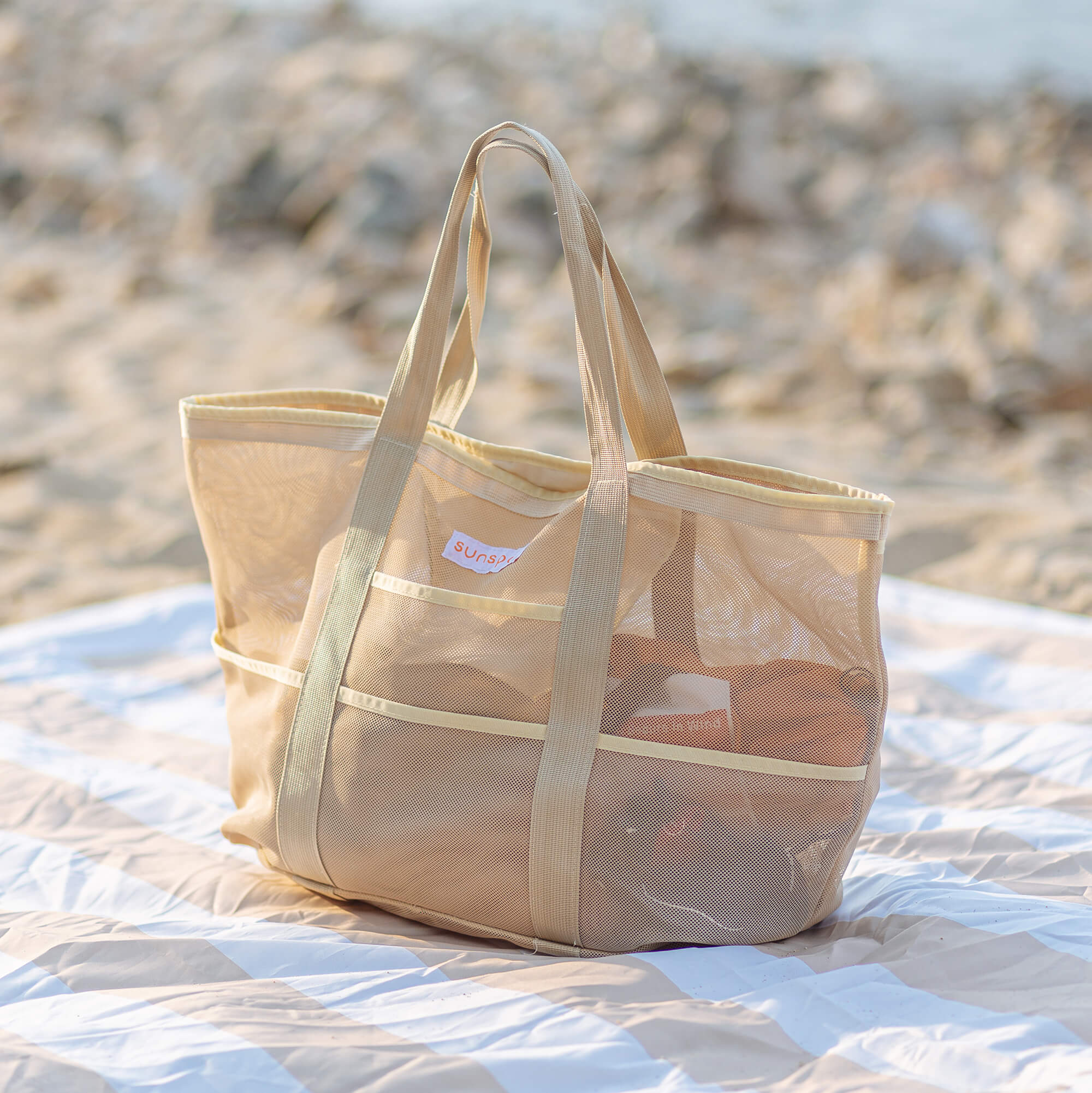 Mesh Beach Tote with Pull-out blanket